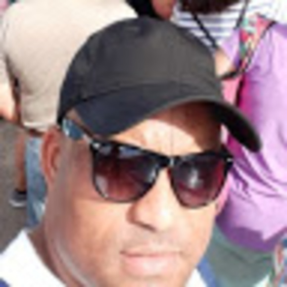 Profile Picture of Jorge luis Moreta (@jlmoreta27) on Poshmark