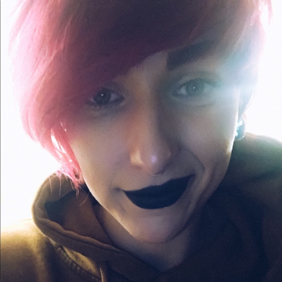 Profile Picture of Alex Doby (@momma_doby) on Poshmark