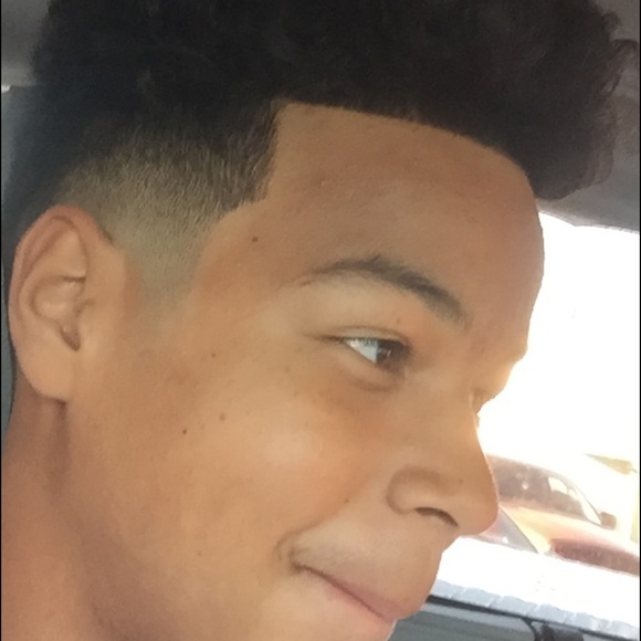 Profile Picture of Carlton Coleman (@carlton312905) on Poshmark