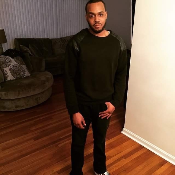 Profile Picture of Garrette Rice (@biggee1986) on Poshmark