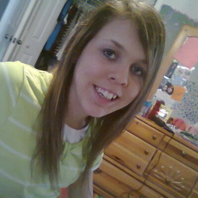 Profile Picture of Mackenzie Robinson (@MackenzieRobin4) on Twitter