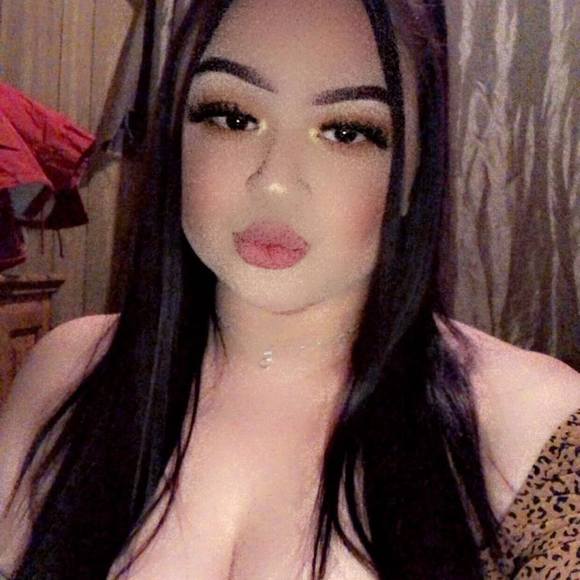 Profile Picture of Sol Rodriguez (@solrodriguez266) on Poshmark