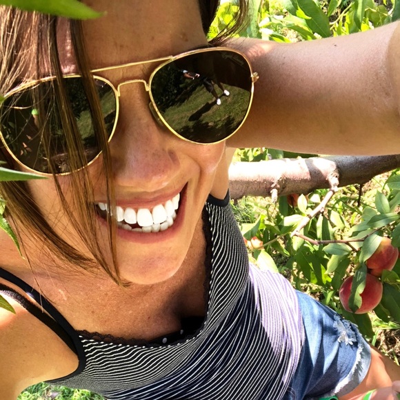 Profile Picture of Courtney Eisenhardt (@cpierce76) on Poshmark