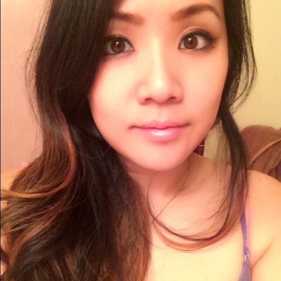 Profile Picture of Donna Chan (@xmziangelx) on Poshmark