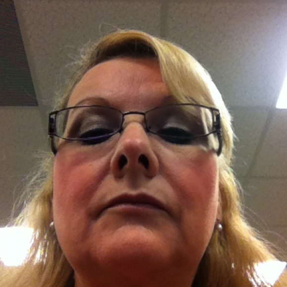 Profile Picture of Kim Evans (@evanskim) on Poshmark