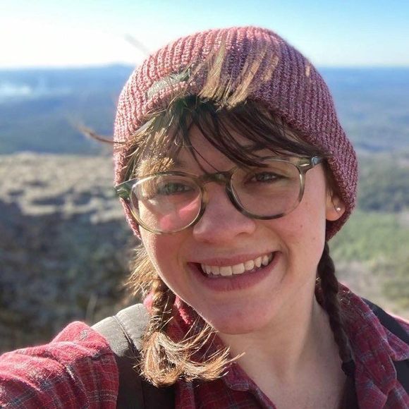 Profile Picture of Alainnah Cheshier (@bff2211) on Poshmark