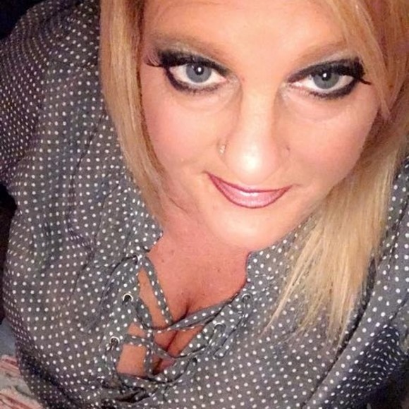 Profile Picture of Lisa Bradberry saville (@bpcolalisa2013) on Poshmark