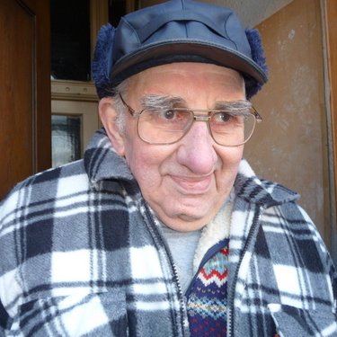 Profile Picture of Myles Holt (@74myles71) on Twitter