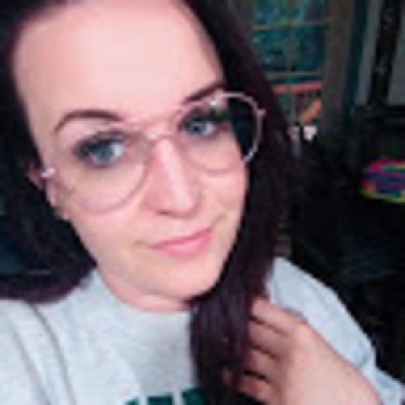 Profile Picture of Sarah Langrock (@sarahlangrock) on Poshmark