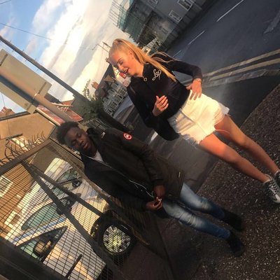 Profile Picture of Ella O'Connell (@ella_connell) on Twitter