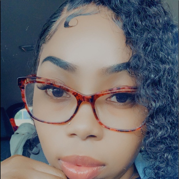 Profile Picture of Jade Gordon (@shordymiss) on Poshmark