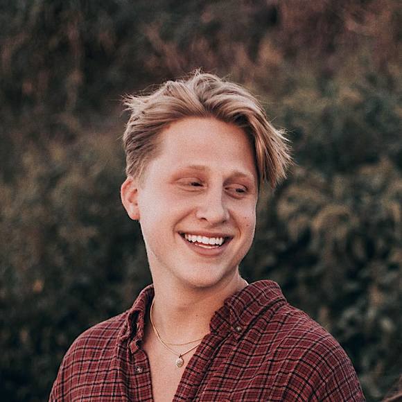 Profile Picture of Jaden Moody (@jadenmoody350) on Poshmark