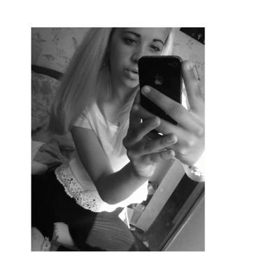 Profile Picture of Chloe Howe (@chloehowe143) on Twitter