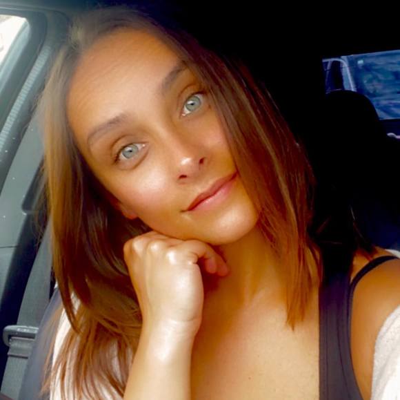 Profile Picture of Brandy Tuttle (@brandytut) on Poshmark