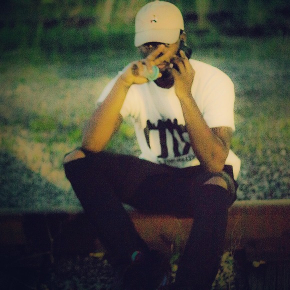 Profile Picture of Dmarcus Moore (@moorebivens) on Poshmark