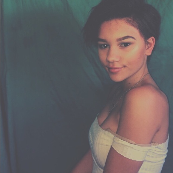 Profile Picture of Alauna rose Laughlin (@lala_rose15) on Poshmark