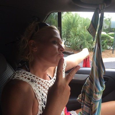 Profile Picture of Michelle Moone (@insanitysnormal) on Twitter