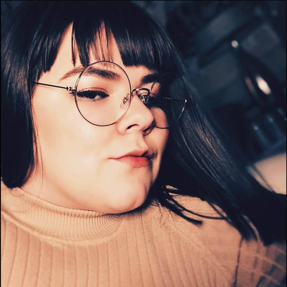 Profile Picture of Marissa Marchant (@marchonmarchant) on Poshmark