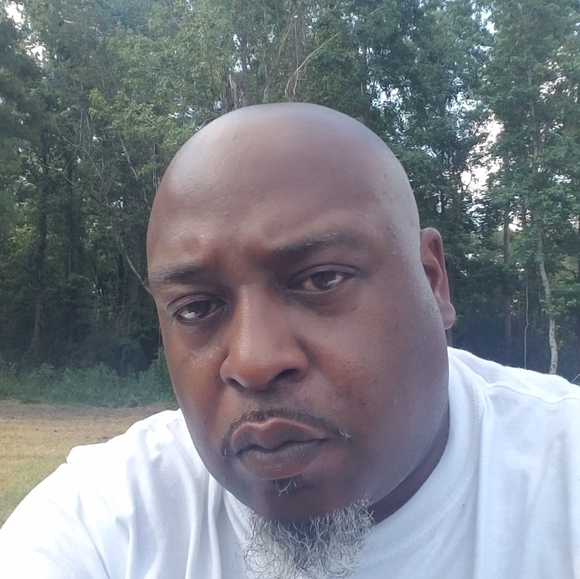 Profile Picture of Cornelius Howard (@elicbolt65) on Poshmark