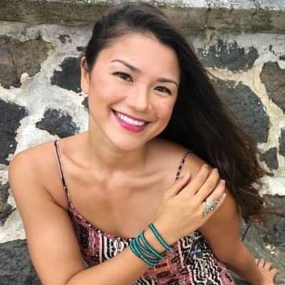 Profile Picture of Julia Street (@juliastreet) on Poshmark