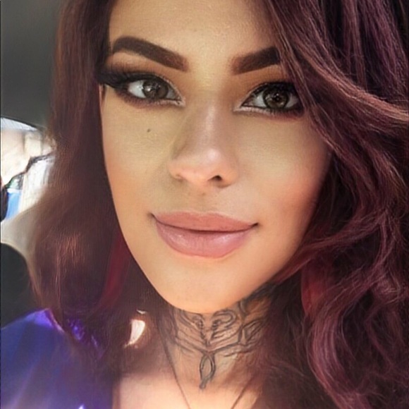 Profile Picture of Lillian Ayala (@lillianayala399) on Poshmark