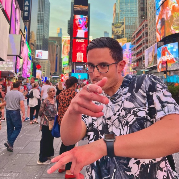 Profile Picture of Michael Montano (@michaelmon96) on Poshmark