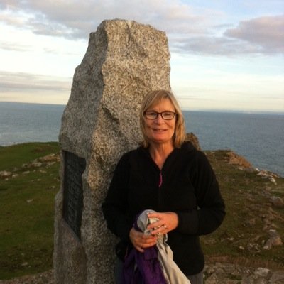 Profile Picture of Amanda Holloway (@AmandaHolloway2) on Twitter
