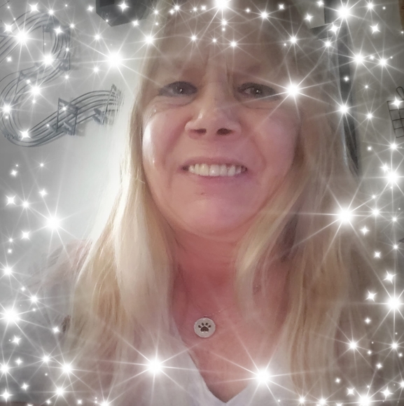 Profile Picture of Sherrie Moody (@starrangel2006) on Poshmark