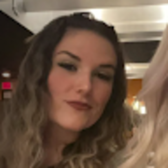 Profile Picture of Kourtney Dimuzio (@krtnydmz) on Poshmark