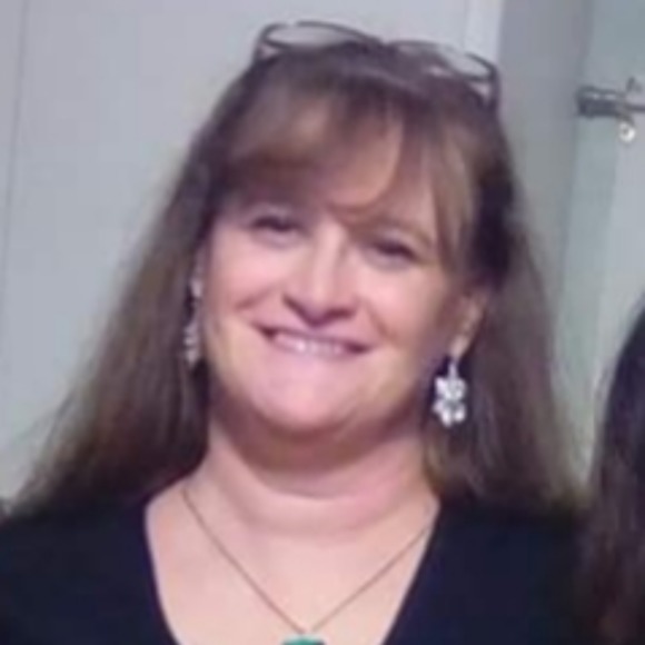 Profile Picture of Jean Adams (@jfadams44) on Poshmark