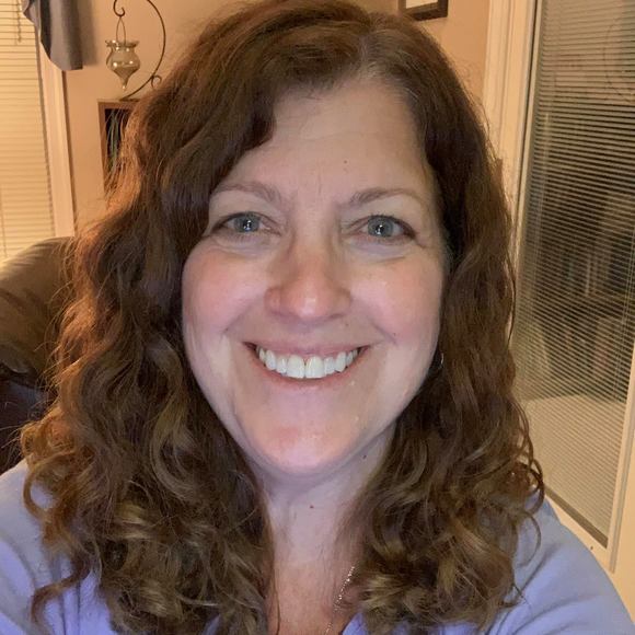 Profile Picture of Cathy Perry (@cathyperry241) on Poshmark