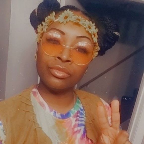 Profile Picture of Nekaerra Lumpkins (@nekaerral) on Poshmark