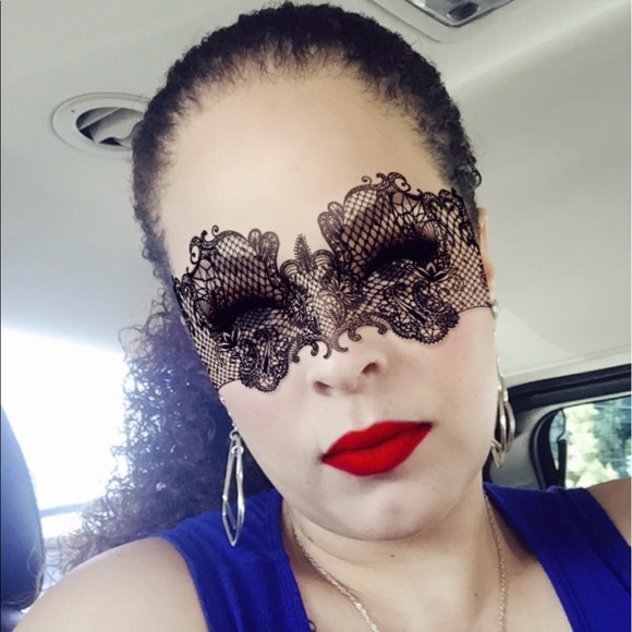 Profile Picture of Jessica Hatch (@jessicag072012) on Poshmark