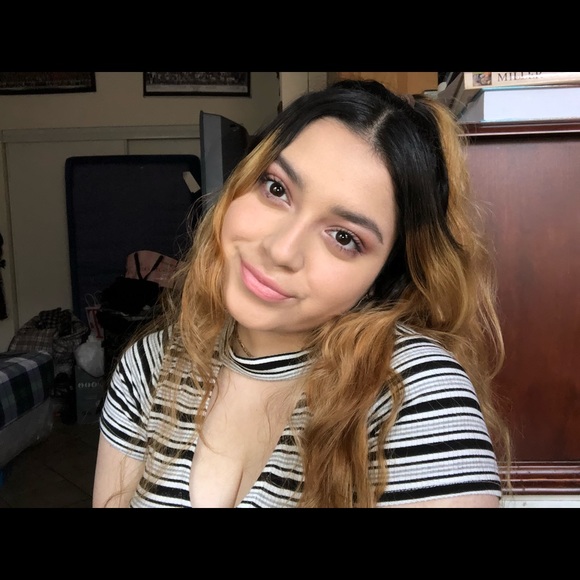 Profile Picture of Adamarjs Arias (@adamarisarias) on Poshmark