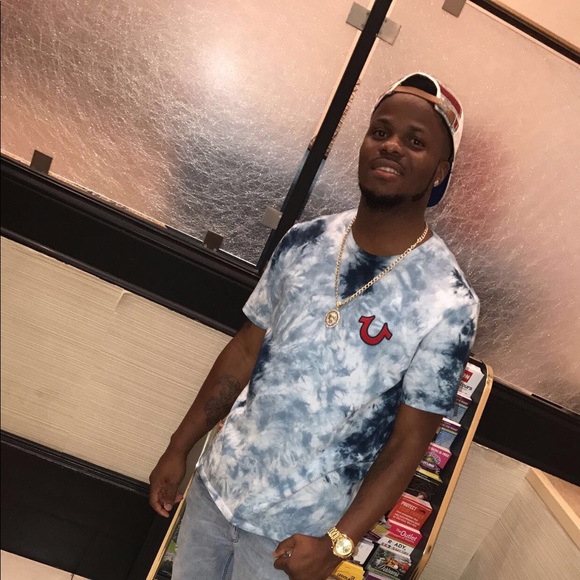 Profile Picture of Ricardo Richardson (@fiftybandz) on Poshmark
