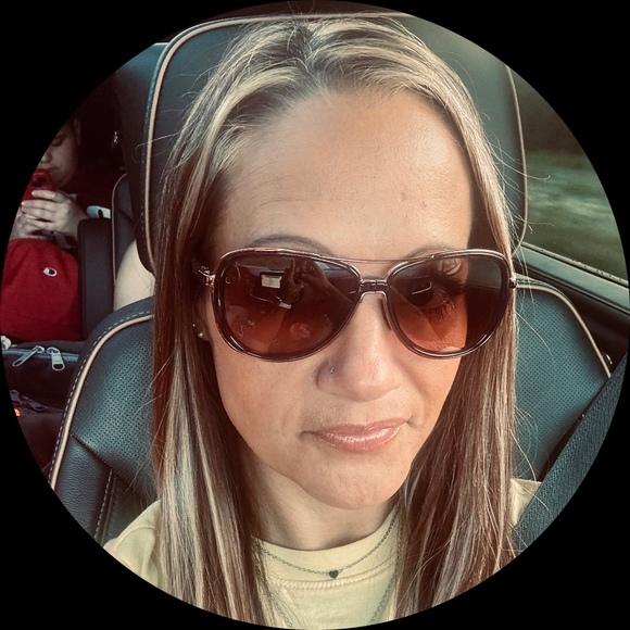 Profile Picture of Casey Trosclair (@ctrosclair2019) on Poshmark