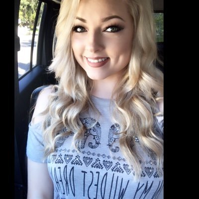 Profile Picture of Jessica Singleton (@rawr_itsjess) on Twitter