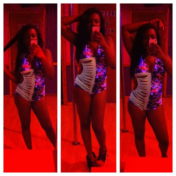 Profile Picture of Octavia Williams (@prettygirltavia) on Poshmark