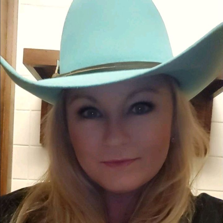 Profile Picture of Kristin Eller (@kristineller) on Tiktok