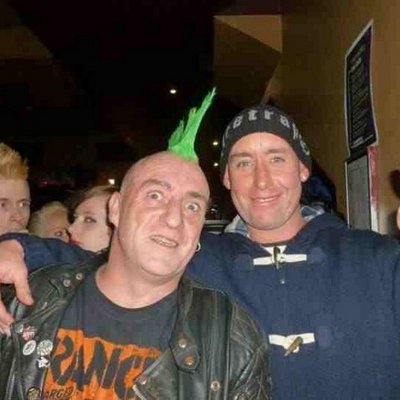 Profile Picture of Warren Burnside (@BurnsideWarren) on Twitter