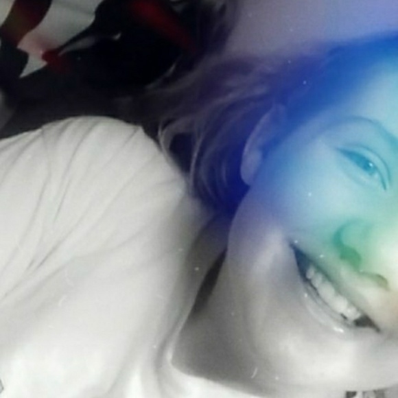 Profile Picture of Jasmine/krystal Muller (@jasmine_krystal) on Poshmark