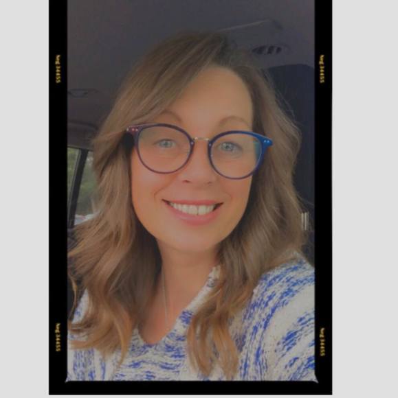 Profile Picture of Theresa Bosworth (@treesbos) on Poshmark