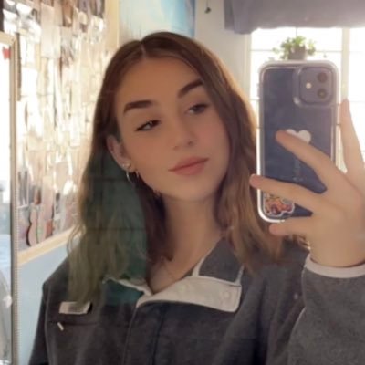 Profile Picture of Lil❀ (@lilly_starr) on Twitter