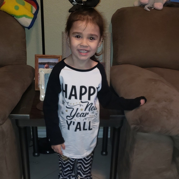 Profile Picture of Adriana Atkinson (@adrianaatkinson) on Poshmark