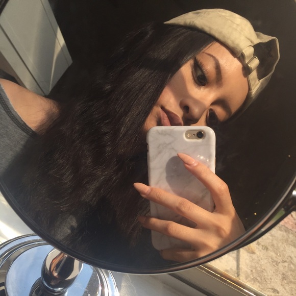 Profile Picture of Ann Nguyen (@vampbite) on Poshmark