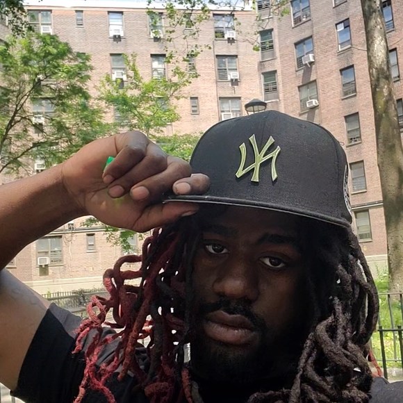 Profile Picture of Dt Buggang (@dt_buggang) on Poshmark