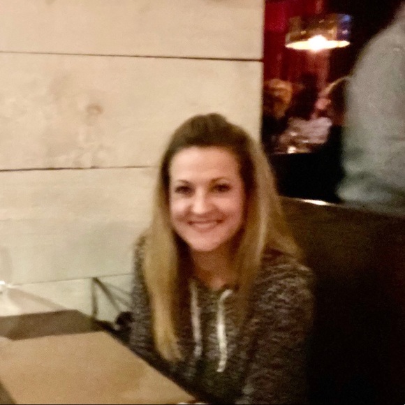 Profile Picture of Sue Hausner (@suehausner) on Poshmark
