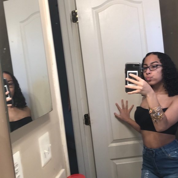 Profile Picture of Jada Ruiz (@luvanaomi) on Poshmark