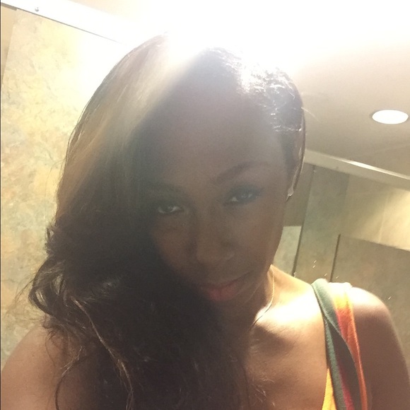 Profile Picture of Jeneane Meneses (@raynajae) on Poshmark