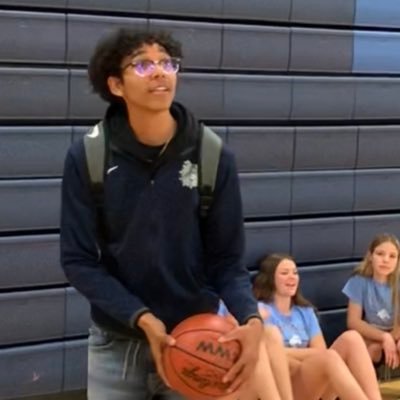Profile Picture of Michael Anderson (@BucketManCurly) on Twitter
